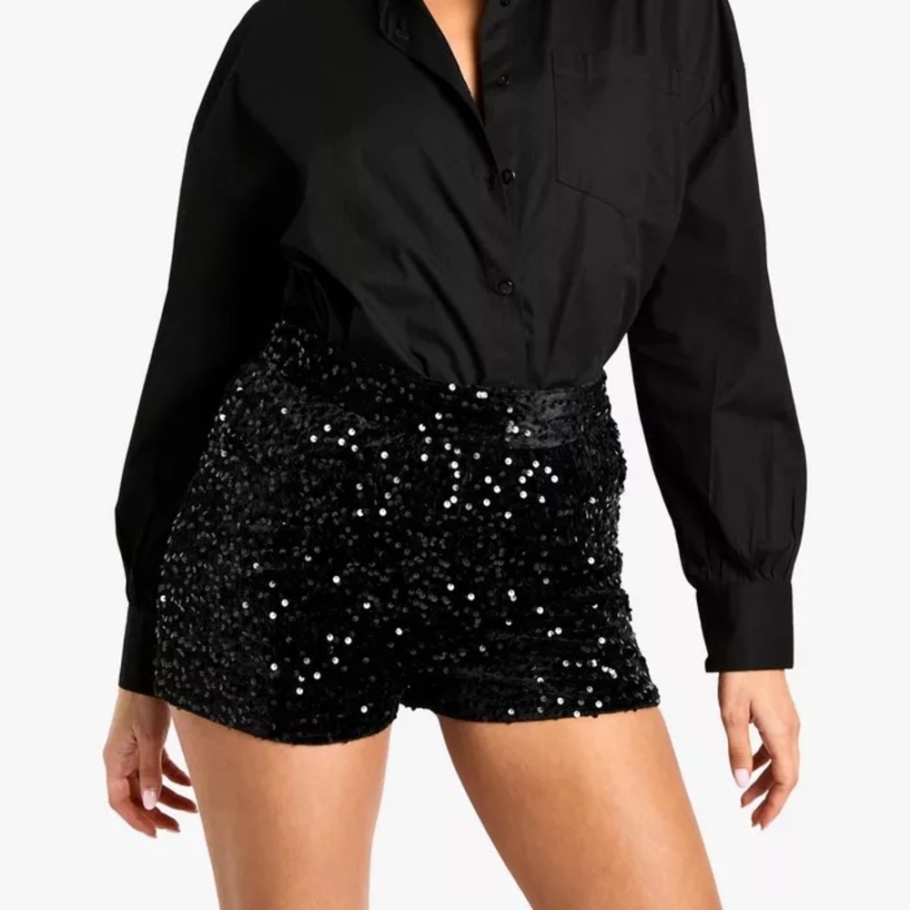 •HP• Boohoo Sequin High Waist Fitted Shorts